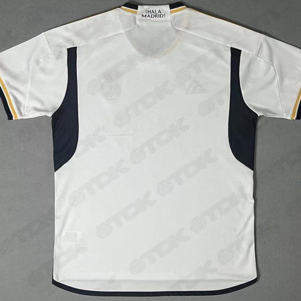 Quality Fan Polyester White Football Jersey Tear Resistant Striped Football Shirts for sale