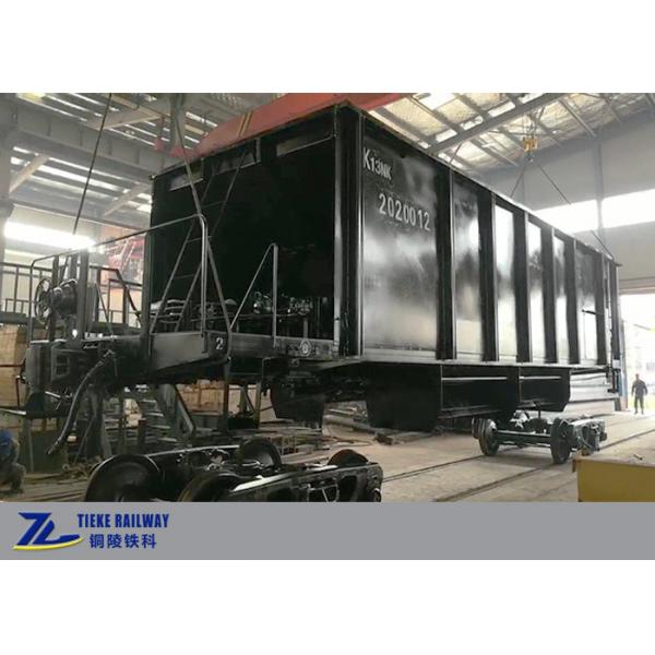 Quality Mine Cargo 120km/H Railway Freight Car Train 60t Load Covered Roof for sale