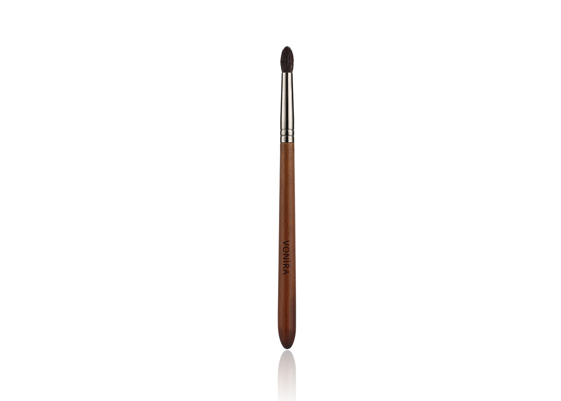 China High Quality Handcrafted Tapered Eye Blender Crease Brush With Squirrel Hair Copper Ferrule factory