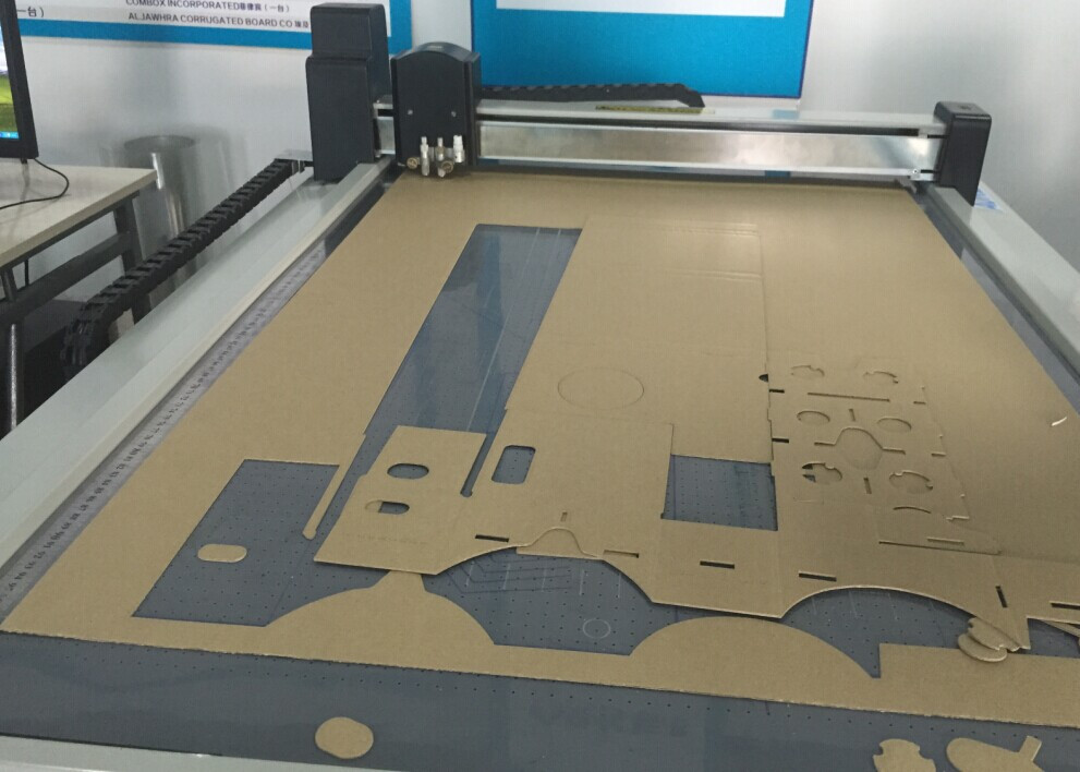 China 1.5mm 0.06 Inch CNC Foam Cutter Google Cardboard 5.5kw Customized factory
