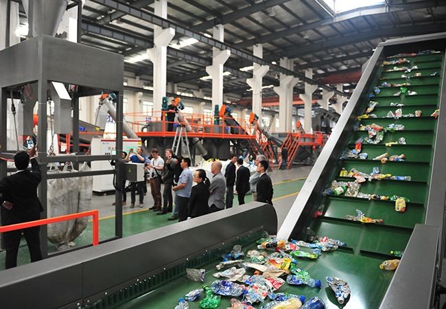 China Flakes PET Recycling Line , Plastic Washing Line Pipe Drying System Long Durability for sale