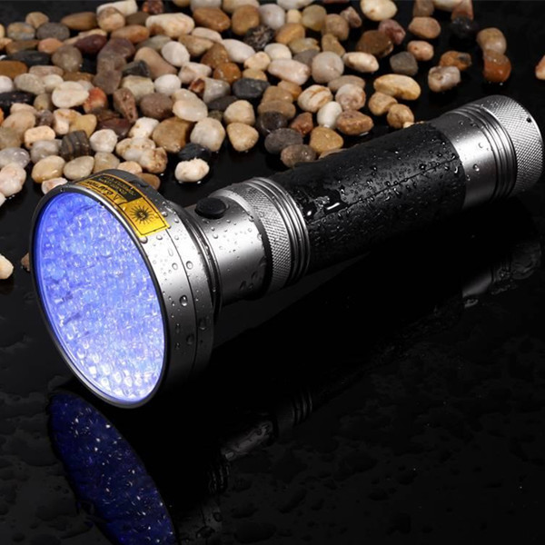 China Best 100LED 395NM UV Flashlight 6*AA - Pet Detective LED Ultraviolet Blacklight Reveals Hidden Dog And Cat Urine Stains factory