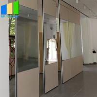 China Top hung Acoustic Partition Wall Aluminium Movable Mirror Glass Wall Panel Folding Mirrored Room Divider Screen factory