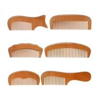 China Natural Handmade Wooden Comb Anti Static Green Sandalwood  Comb for sale
