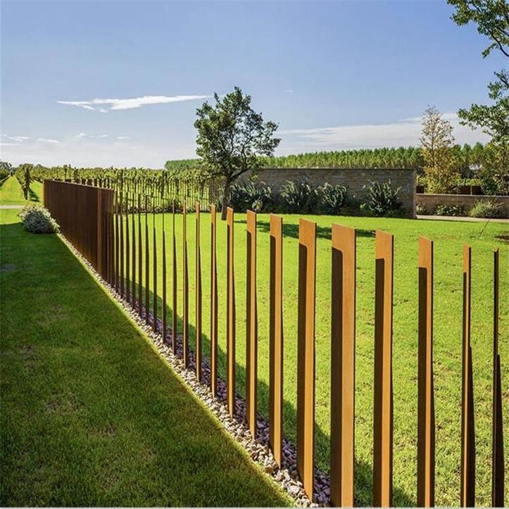 China Outside Rusty Metal Blades Corten Steel Picket Fence For Garden Security factory