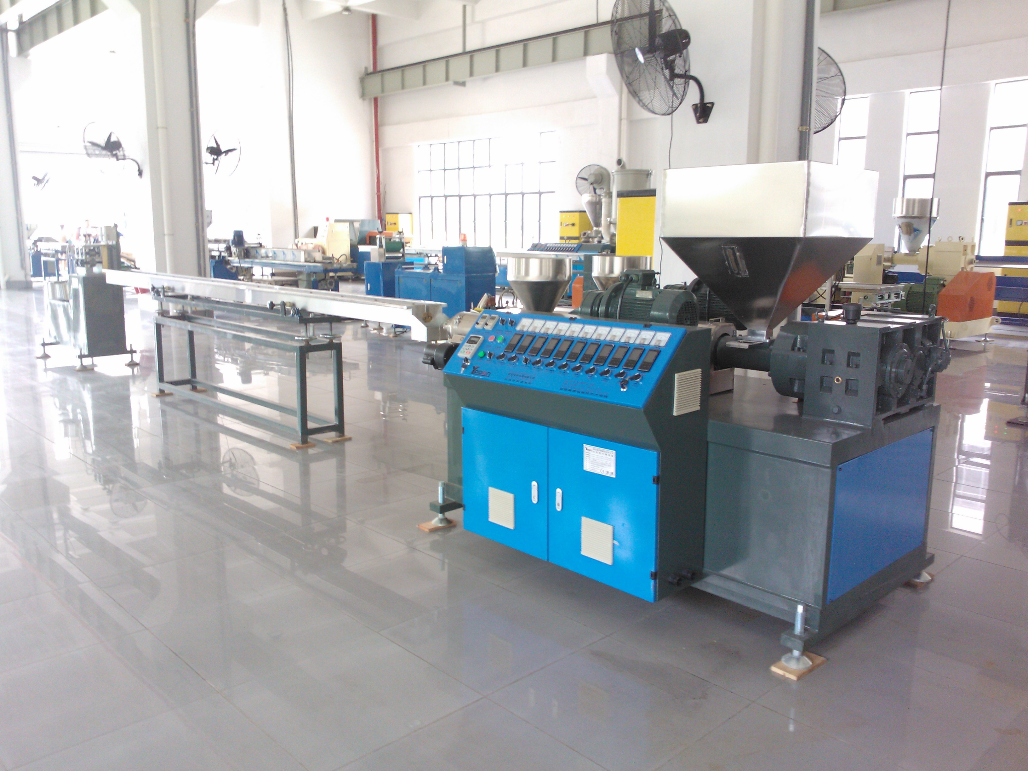 China AF-55MM 3 Colors PP PVC PE Rattan Extrusion Machine , Plastic Rattan Making Machine factory