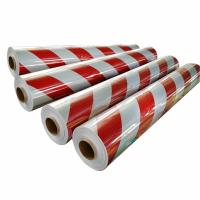 China Honeycomb Red And White Reflective Tape For Trucks Din Standard 1.22m*45.72m factory