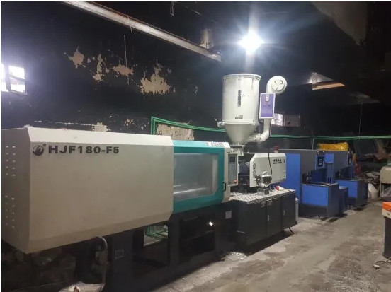 China Small High Response Injection Molding Machine 1800KN / 180 Ton ISO9001 for sale