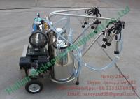 China Automated Gasoline Engine Mobile Milking Machine Dairy Milking Equipment factory