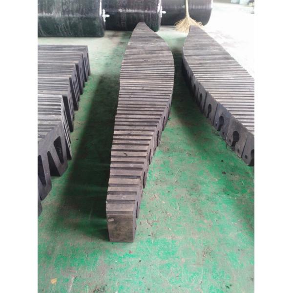 Quality Marine Rubber W Type Boat Fenders For Tugboats Fender Application for sale