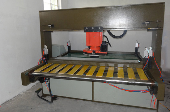 Quality Football Volleyball Rubber Die Cutting Machine , Hydraulic Leather Cutting Machine  for sale
