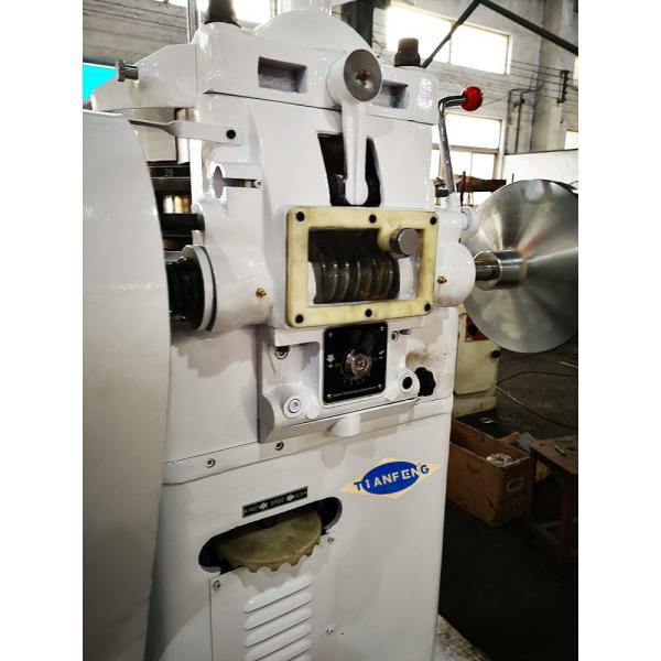 Quality Zp33 110000 Pcs/H Naphthalene Balls Tablet Compression Machine In Pharma for sale