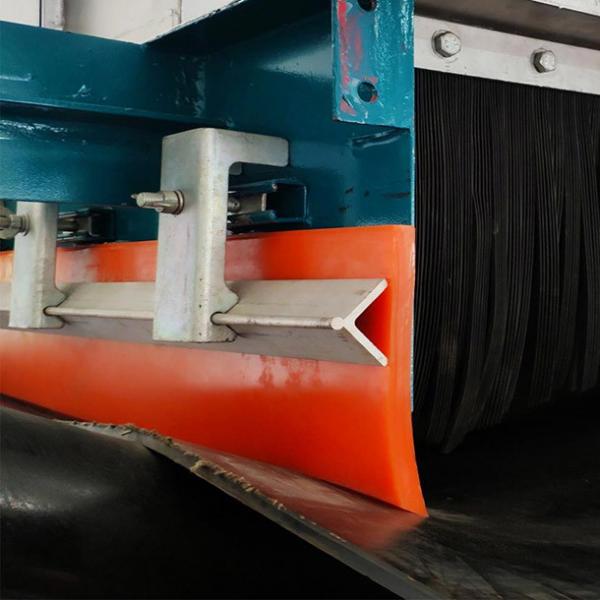 Quality Bulk Material Spillage Conveyor Skirt Board 8mm To 20mm Thick Polyurethane Skirting for sale