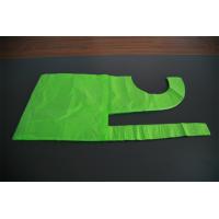 China Flat Folded Green Disposable PE Apron , Embossed Polythene Adult Smock Apron factory