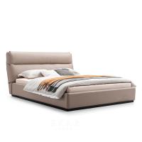 China Modern Italian Design Bedroom Furniture Leather 1.8m King Size Bed Bedding Set factory