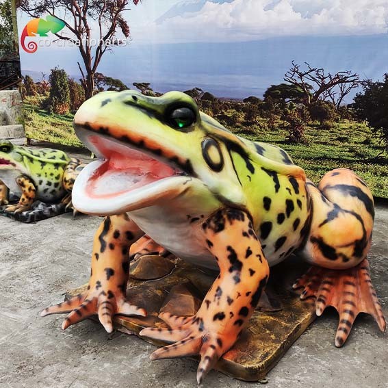 Quality Landscape Decoration Realistic Animatronic Animals Life Size Frog Water Resisting for sale
