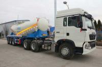 China Sinotruck 30 Tons Semi - Trailer For DR CONGO Project Latex Matrix Emulsion Explosive Transport factory