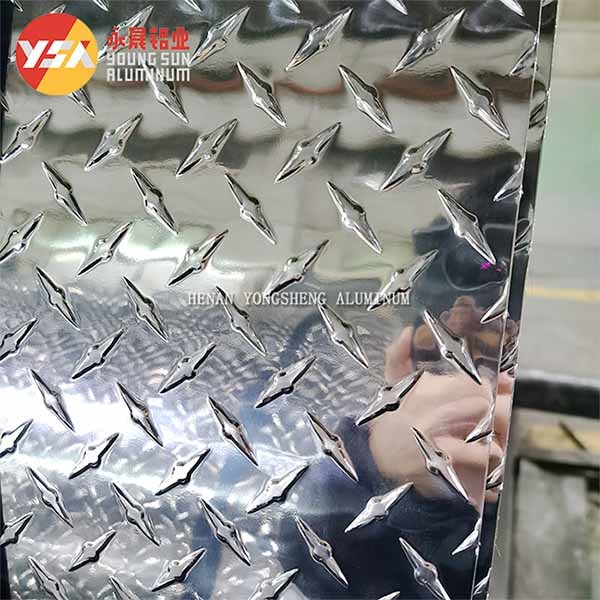 China Diamond Aluminum Checkered Plate 1050 1100 3003 5052 Embossed Aluminum Sheet factory