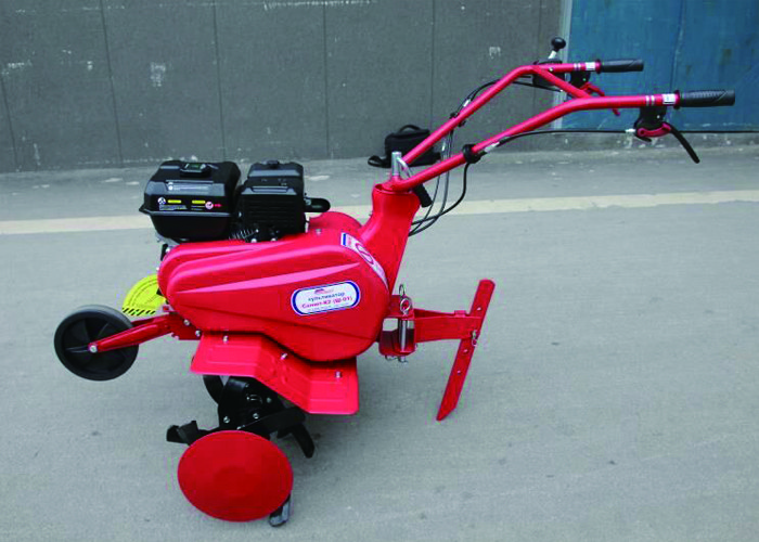 China Pull Behind Gas Powered Tiller / Farm Gasoline Power Tiller With Rotary Plough factory