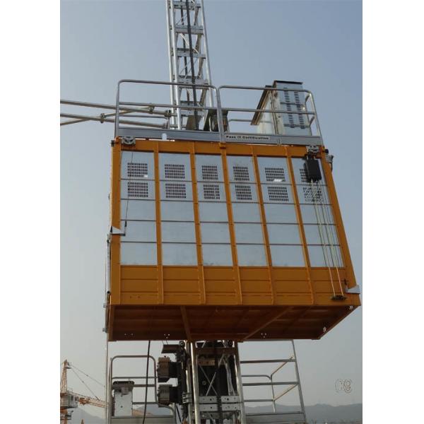 Quality Personnel Construction Material Hoist Payload Capacity 2000Kg With Q355 Steel Material for sale