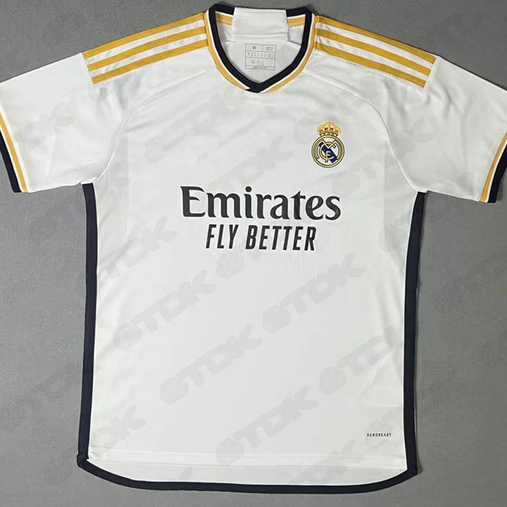 China Fan Polyester White Football Jersey Tear Resistant Striped Football Shirts factory