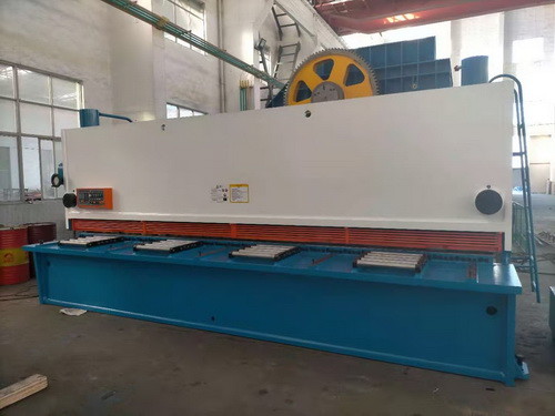 Quality Full Automatic Swing Beam Hydraulic Shearing Machine With Beam Adjusted for sale