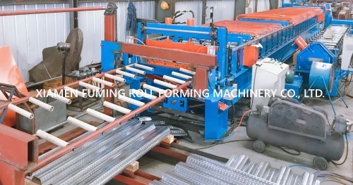 Quality Auto Metal Steel Deck Forming Machine 15KW Powerful PLC Control for sale