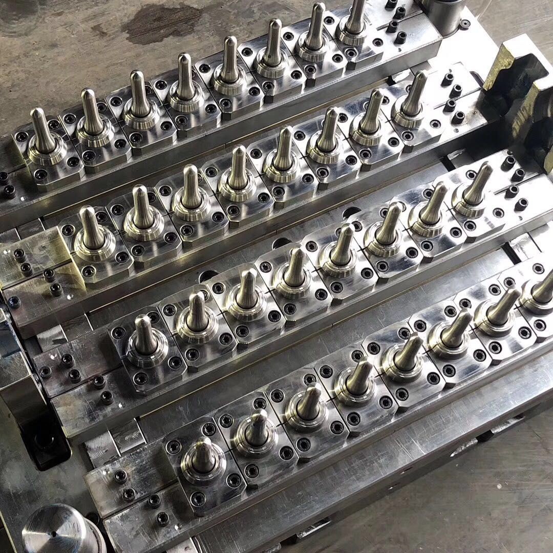 China Cold Runner PET Preform Injection Mold , High Speed PET Bottle Production Line for sale