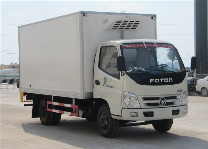 China FOTON 6 Wheels small Refrigerated Box Truck , 3 Tons Refrigerator Freezer Truck factory
