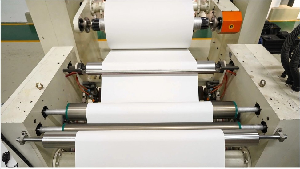 China Fire-Resistant Synthetic Paper 50gsm-600gsm Stone Paper Roll With Flat And Smooth Touching factory