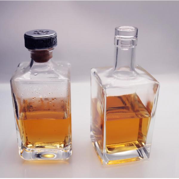 Quality Zinc Alloy Cork  Square Whiskey Bottle 700ml 21.5mm Crystal White for sale