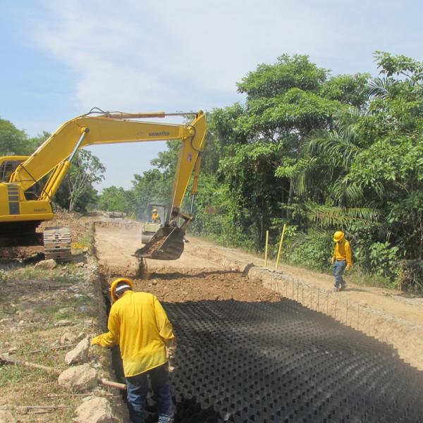 Quality Smooth Plastic HDPE Geocell Gravel Pathway Stabilizer Grid For Road Construction for sale