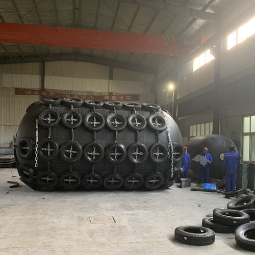 Quality Anti Abrasion Rubber Marine Dock Bumpers Fenders For Tugboat Protect for sale