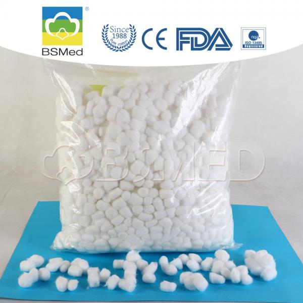 Quality White Color Disposable Alcohol Cotton Ball , Small Size Cotton Balls 8% Max Humidity for sale