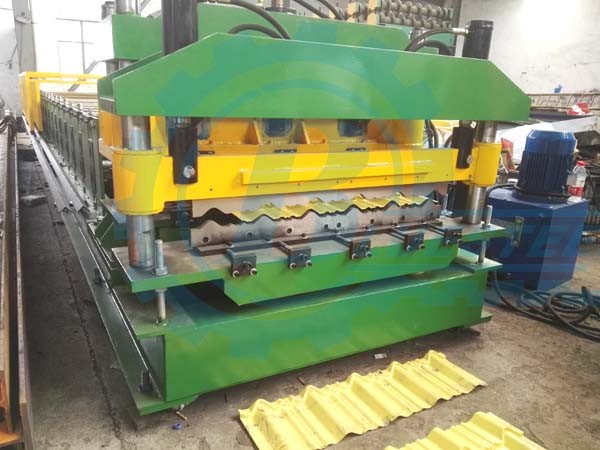 Quality Customized Size Coated Tile Roll Forming Machine For Warehouses / Plants for sale