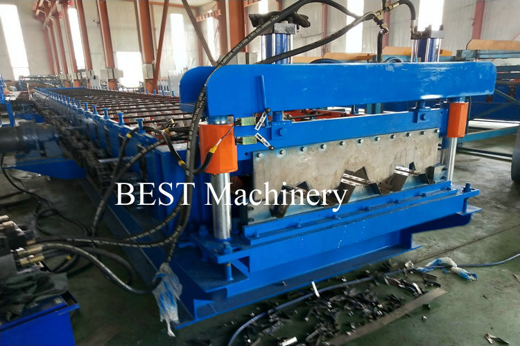 China Metal Sheet Floor Decking Roofing Roll Forming Machines with Embossing Rollers Design for sale