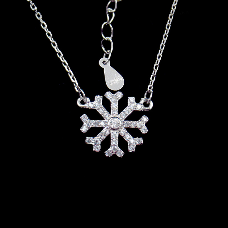 China Snowflake Style Christmas Gift S925 Silver Chain Necklace Sweet Winter Design factory
