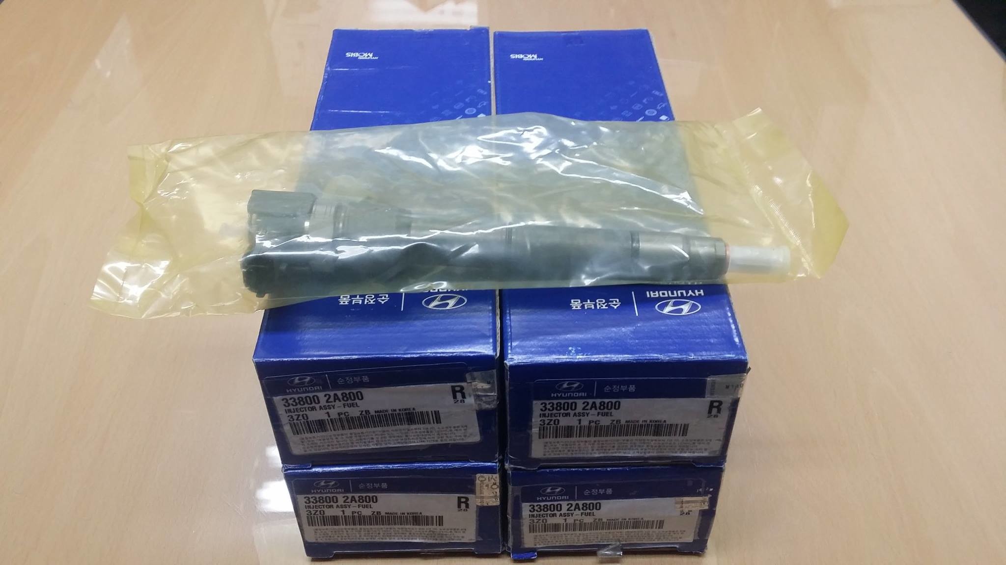 China 0445110411 Inyector Common Rail Bosch del tipo CRI para Hyundai y KIA I20 I30 for sale
