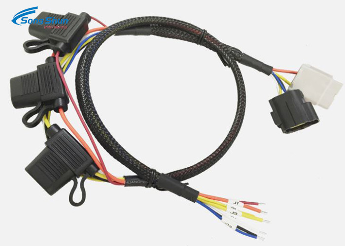 China Complex Custom Made Automotive Wiring Harness Bare Copper With Inline Screw 30A Fuse Holder for sale