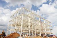 China Multi - Floor Building Steel Frame Fabrication With Steel Floor Deck factory