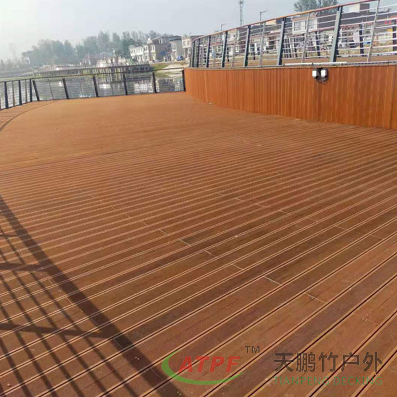 China Sustainable Carbonized Bamboo Decking Products For Backyard factory