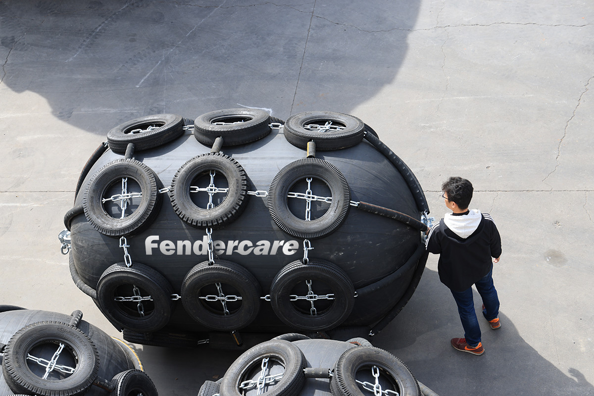China Yokohama Pneumatic Rubber Fender Inflatable With Used Aircraft Tires factory