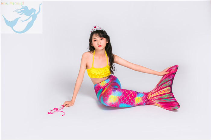 China Pink Yellow Swimmable Mermaid Tails With Monofin , Custom Made Mermaid Tails factory