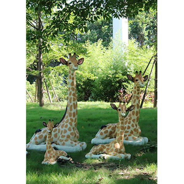 Simulation Fiberglass Life Size Giraffe Sculpture Statues For Outside Landscape from China Factory