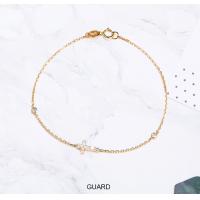 China Online Gold Jewelry 0.13ct 18K Gold Diamond Cross Bracelets Meaningful Souvenir factory