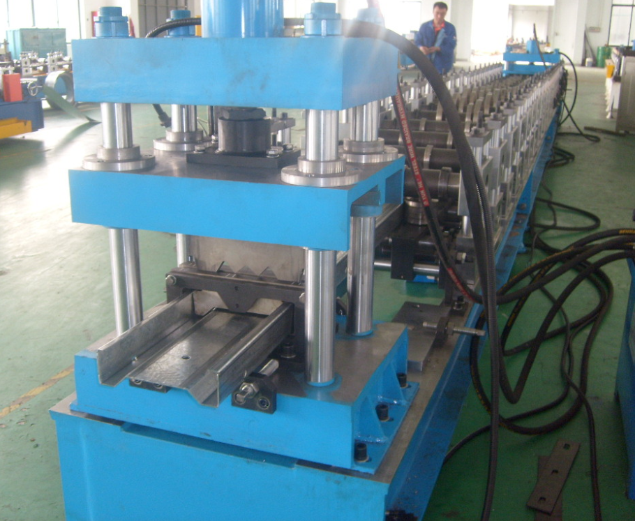 M purline rolling forming machine