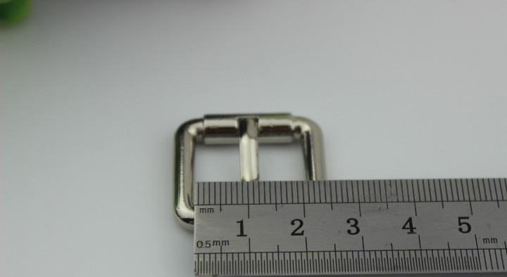 China Hardware Metal 20 MM & 25 MM Nickel Color Single Prong Roller Pin Buckle For Webbing Belt factory
