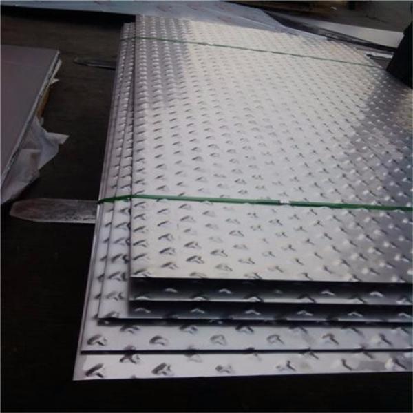Quality SUS 2B Surface 304 Stainless Steel Sheets Plates Antiskid 1.5mm Embossed Steel Plate for sale