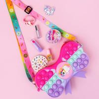 China OEM Play Makeup Kit Unicorn Makeup Set Pretend Play Toy With Coin Purse factory