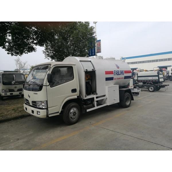 Quality 2.5MT Bobtail Propane Truck , Dongfeng 4X2 Small Cylinder Filling Fuel Bowser for sale